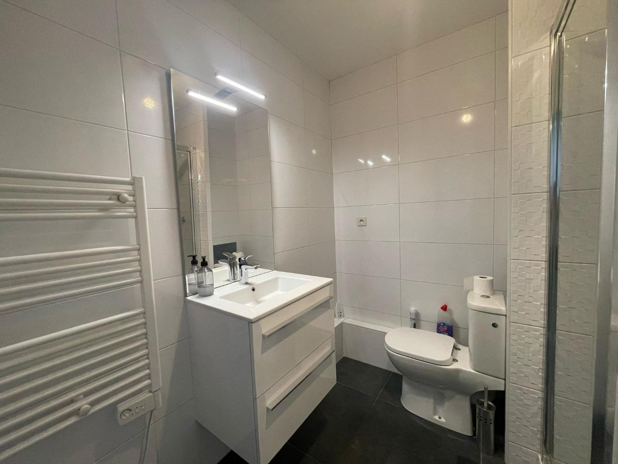 City & Cosy, Lyon Charcot- Wifi - Lave Linge - Balcon - Parking Exterior foto
